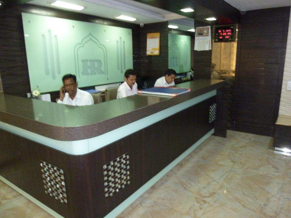 Hotel Regal Palace Mumbai Bagian luar foto