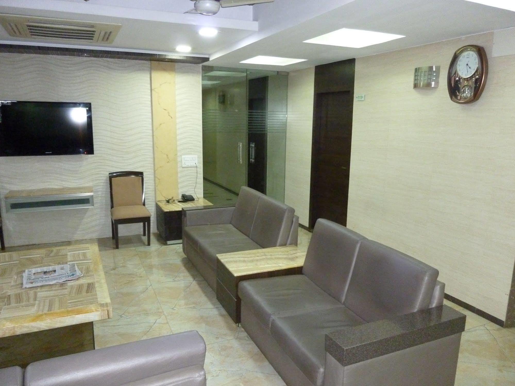 Hotel Regal Palace Mumbai Bagian luar foto