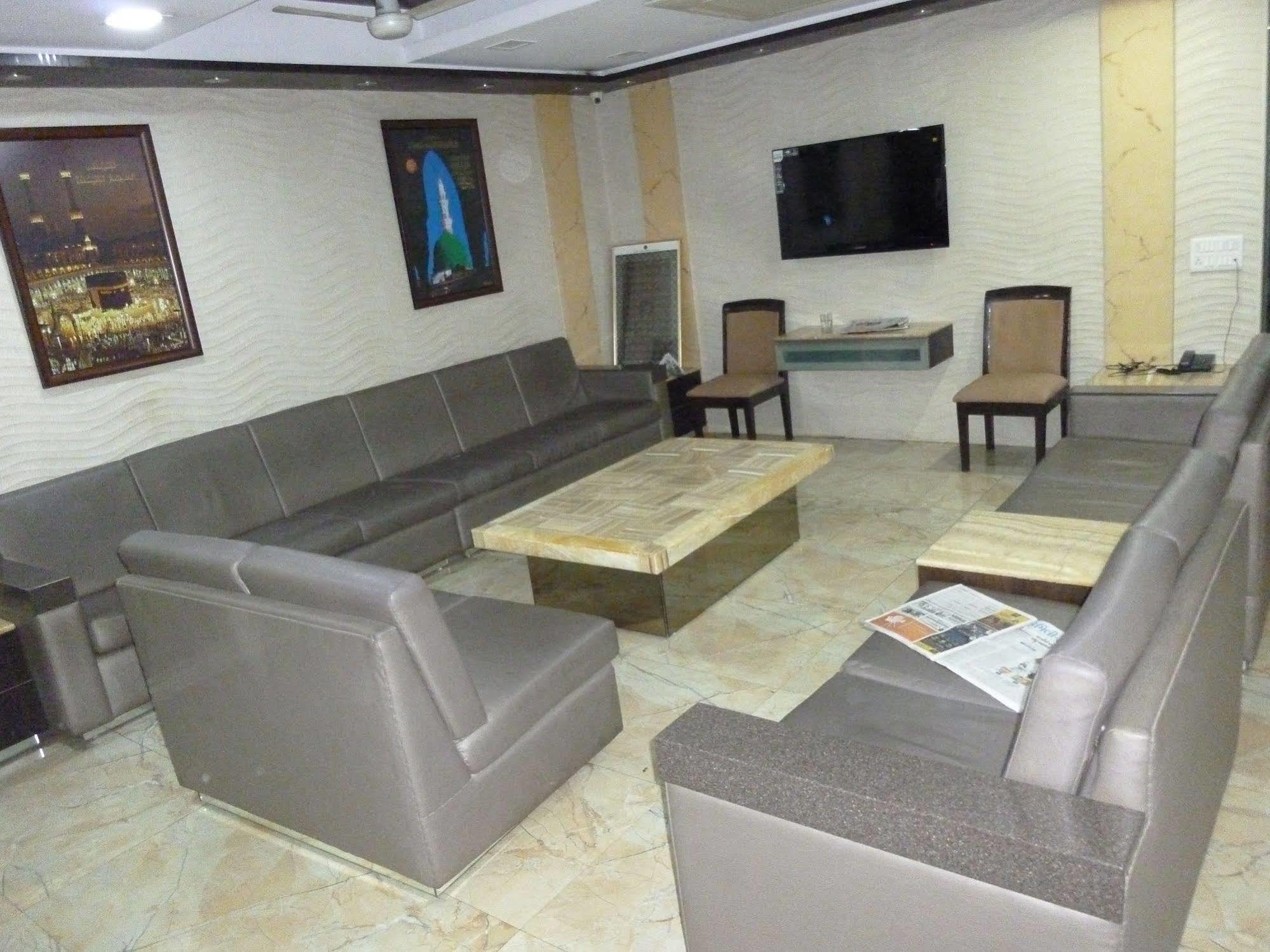Hotel Regal Palace Mumbai Bagian luar foto