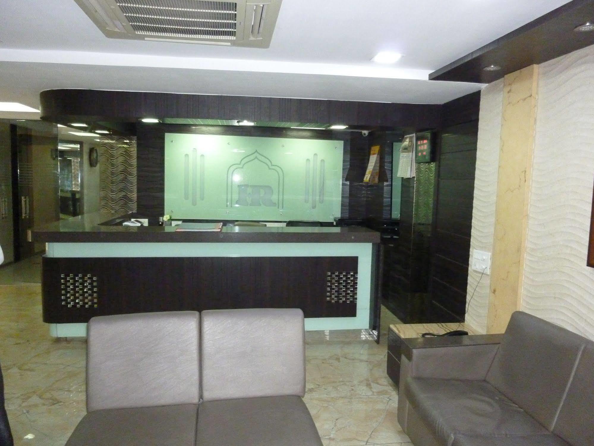 Hotel Regal Palace Mumbai Bagian luar foto